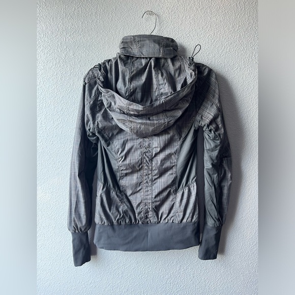 Lululemon Jacket - Picture 5 of 6